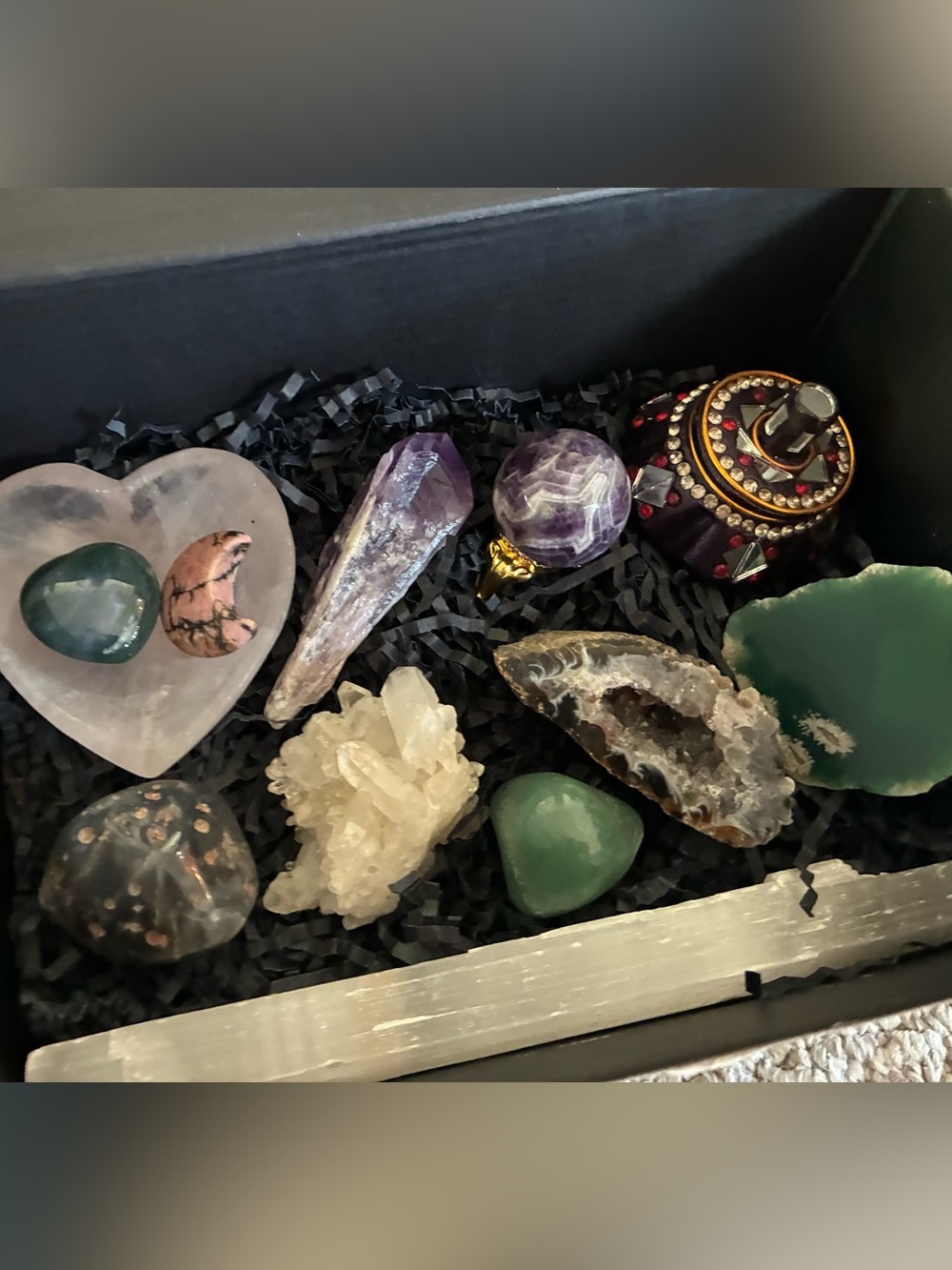 🔮 13 Piece Healing Crystal Gift Box - Amethyst Point and Sphere 🎁